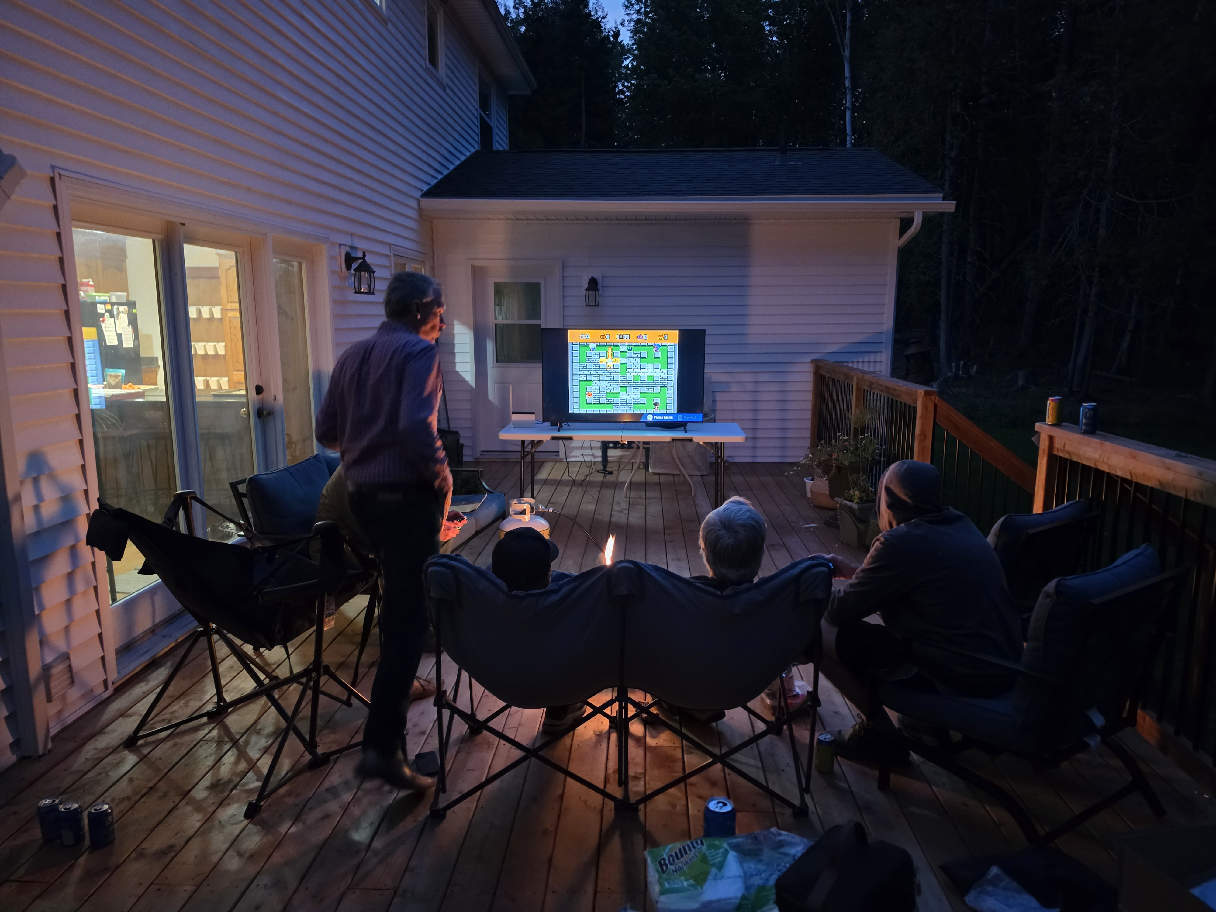 Super Bomberman multiplayer battle with the 1UP Club